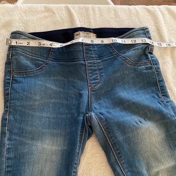 Free People Penny Pull On Stretchy great Pull On Flare pants - Picture 9 of 16